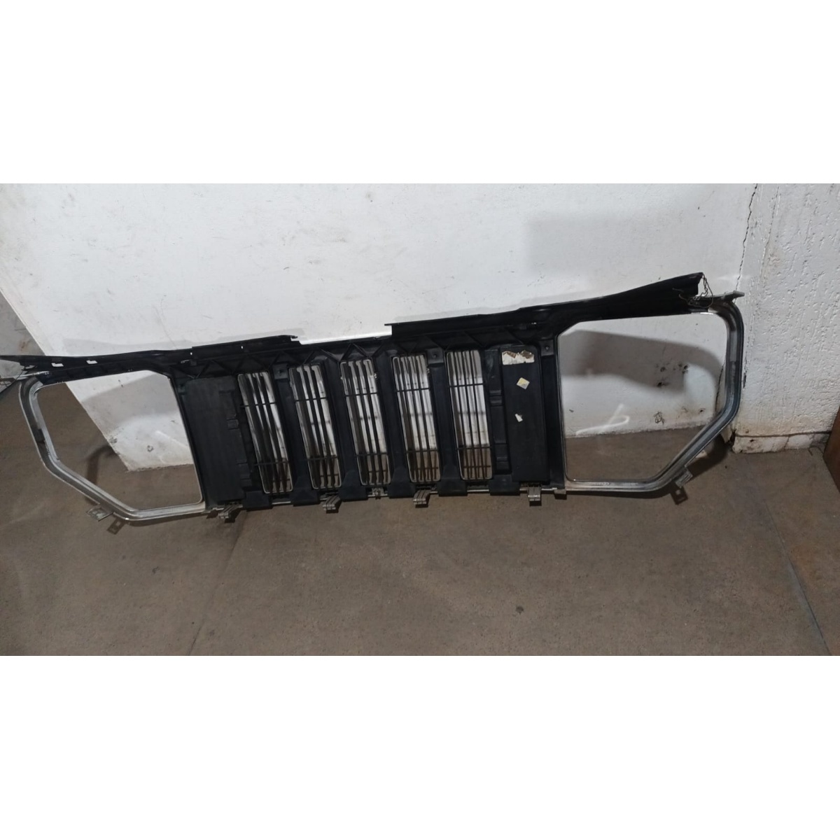 Grade Dianteira Jeep Cherokee - Imagem 4