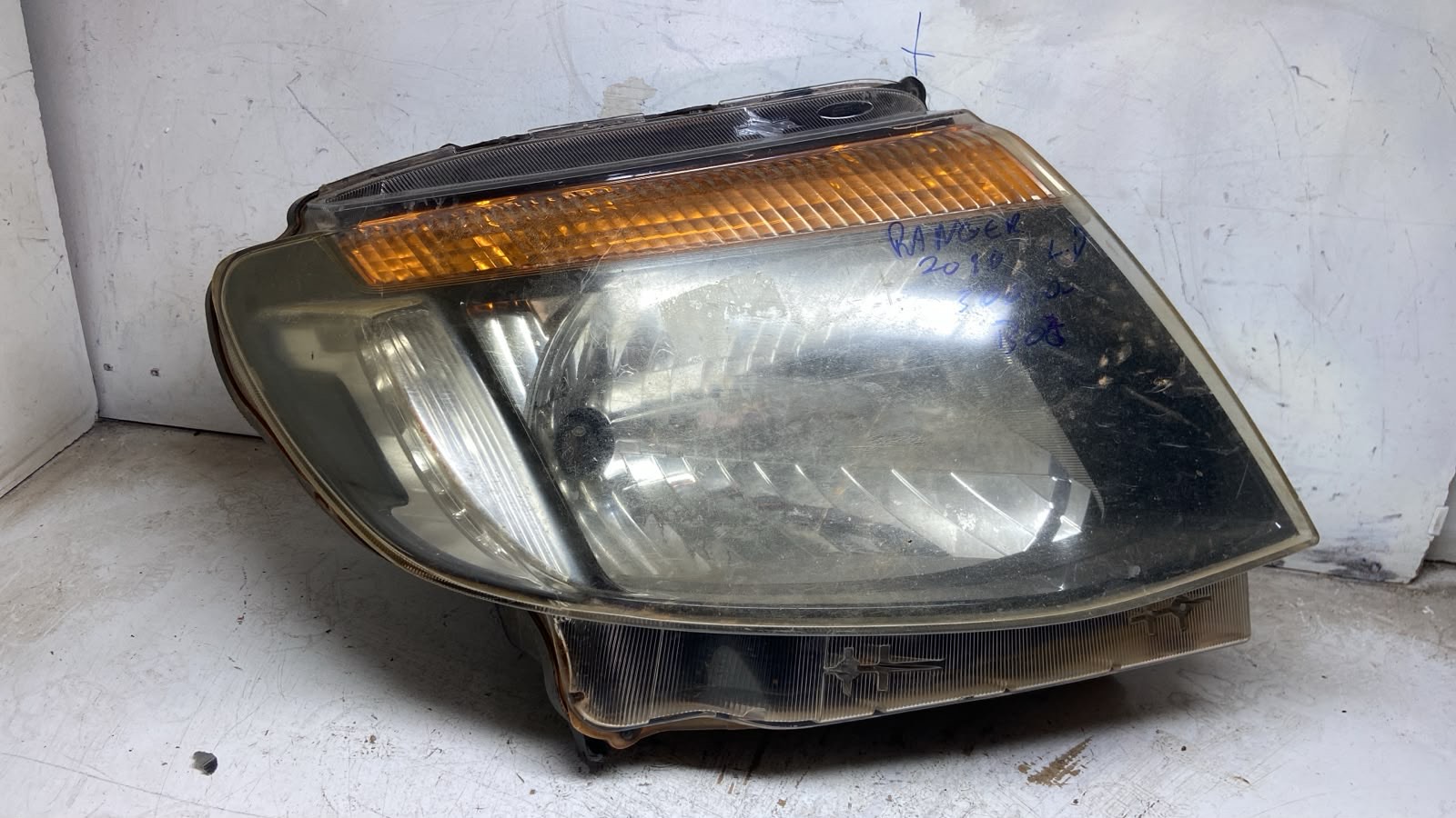 Farol Ford Ranger 2010 Lado Direito