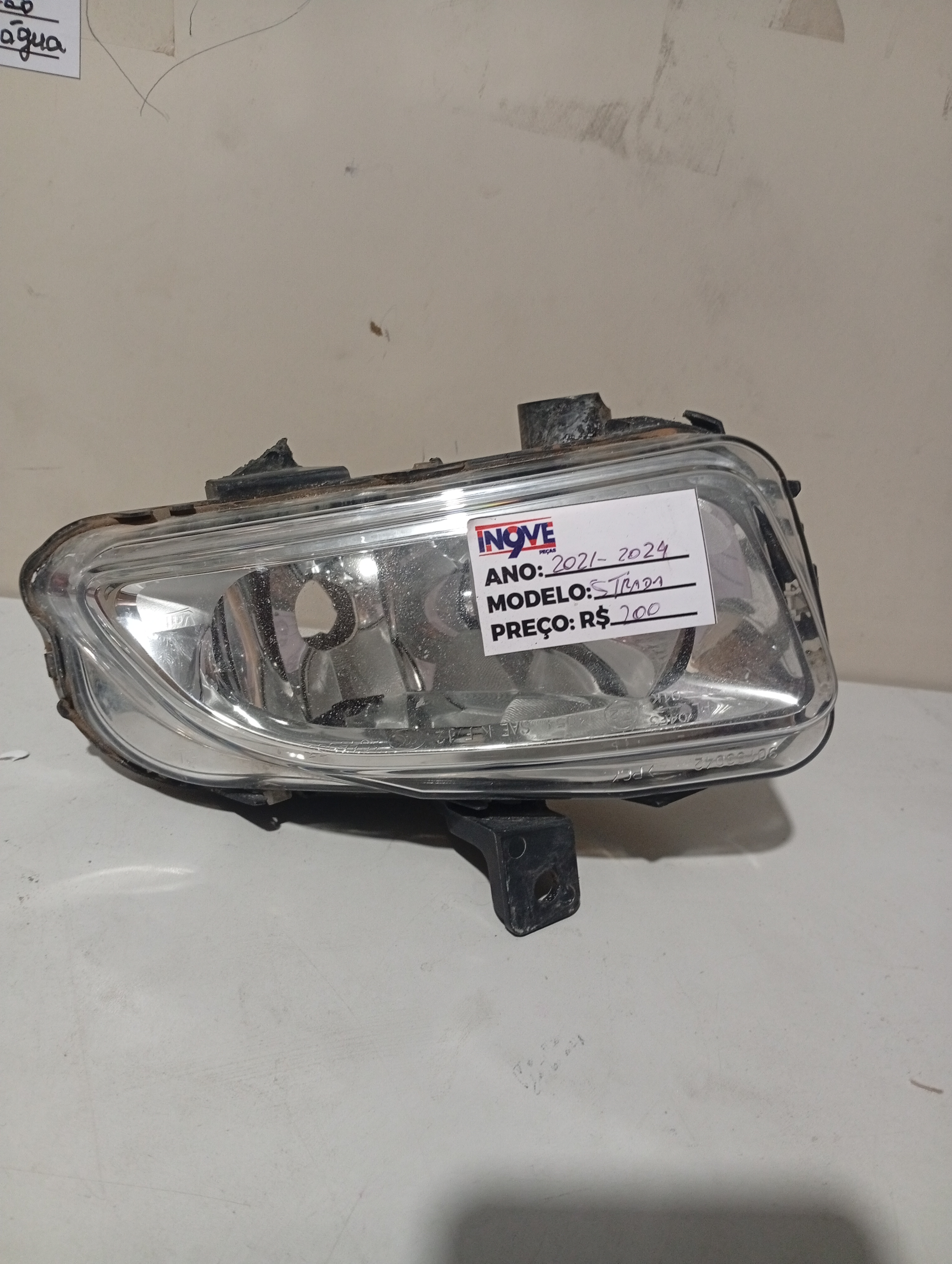 Farol Milha Esquerdo Fiat Strada 2025