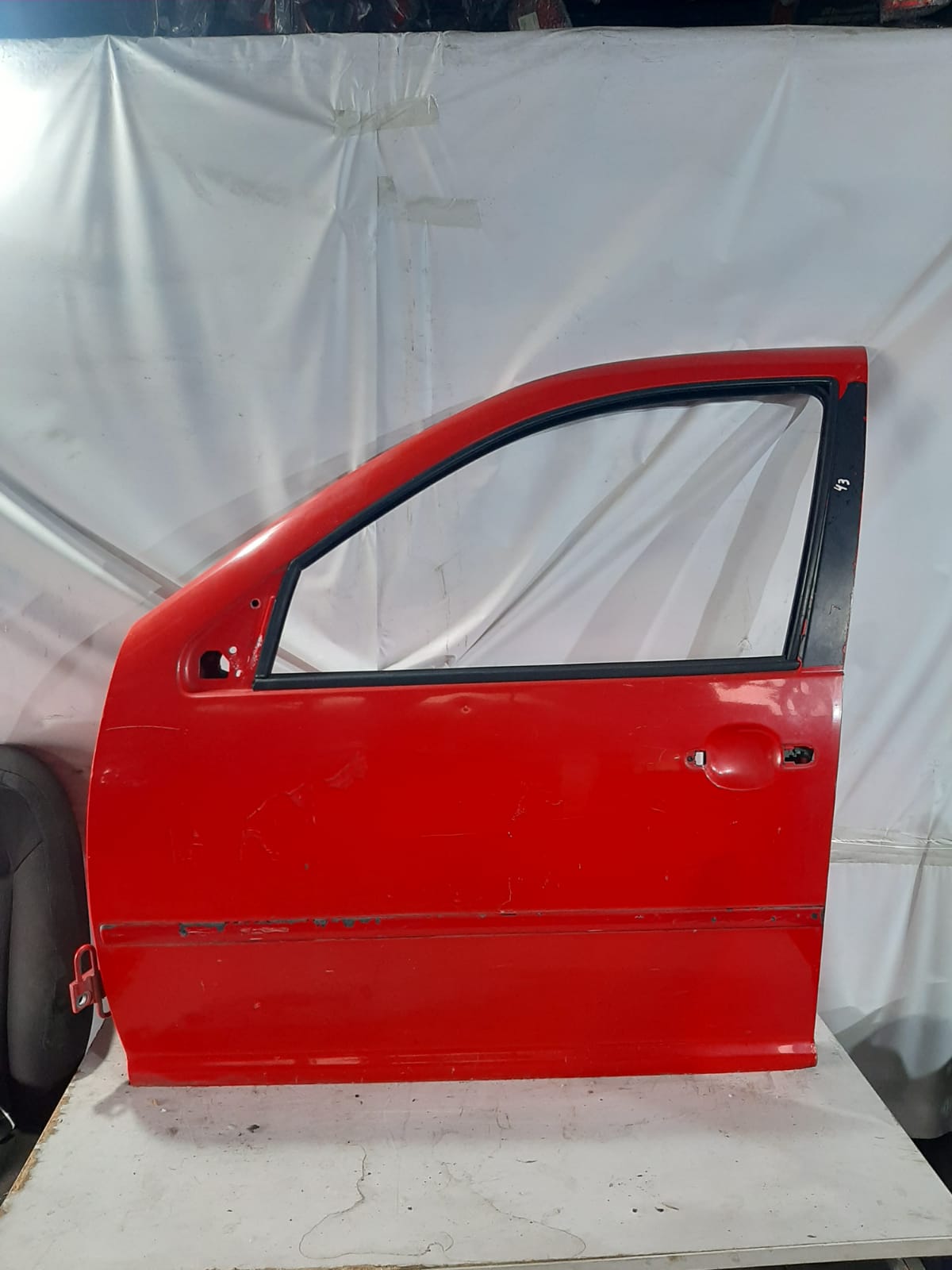 PORTA DIANTEIRA GOLF 1999/2007 4P LADO ESQUERDO (VERMELHO)