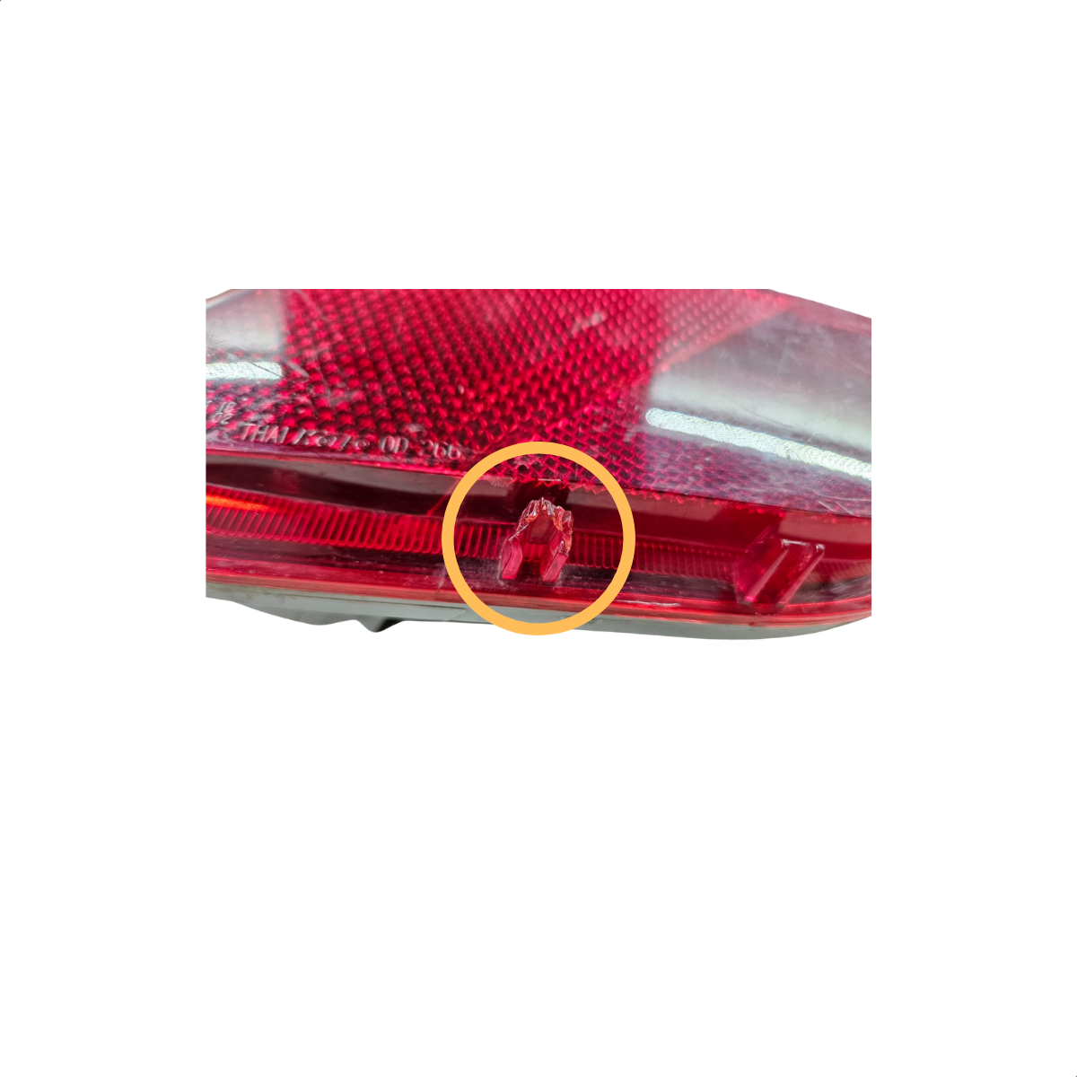 REFLETOR PARACHOQUE TRASEIRO YARIS HATCH 2018/2022 IN. - Imagem 4