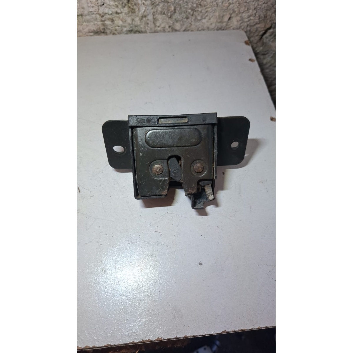 Fechadura Tampa Porta Malas Renault Kwid - Imagem 2