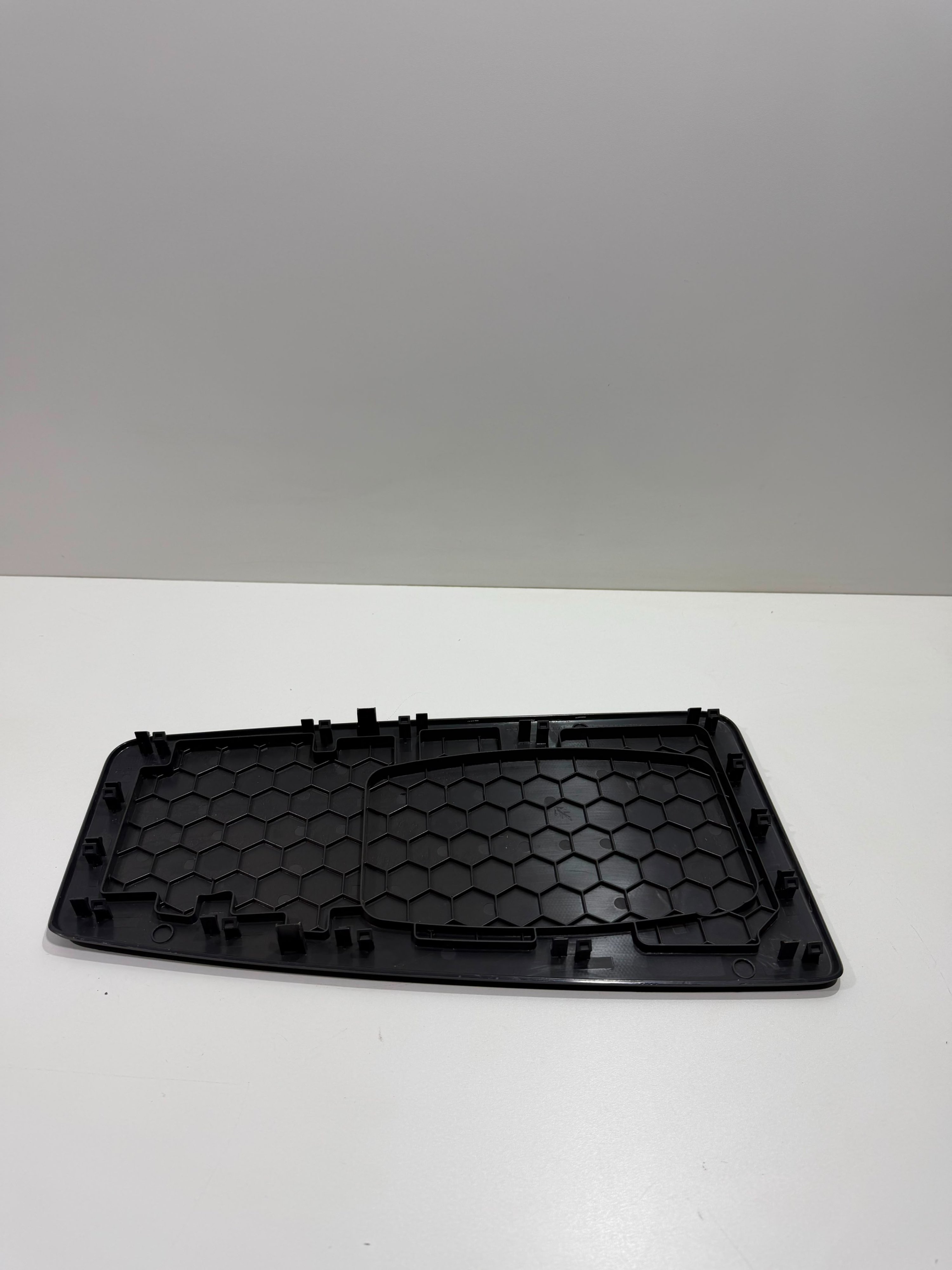 Tela Alto Falante Tras Dir Bagagito Audi A3 2015 8v5035406 Preto - Imagem 5