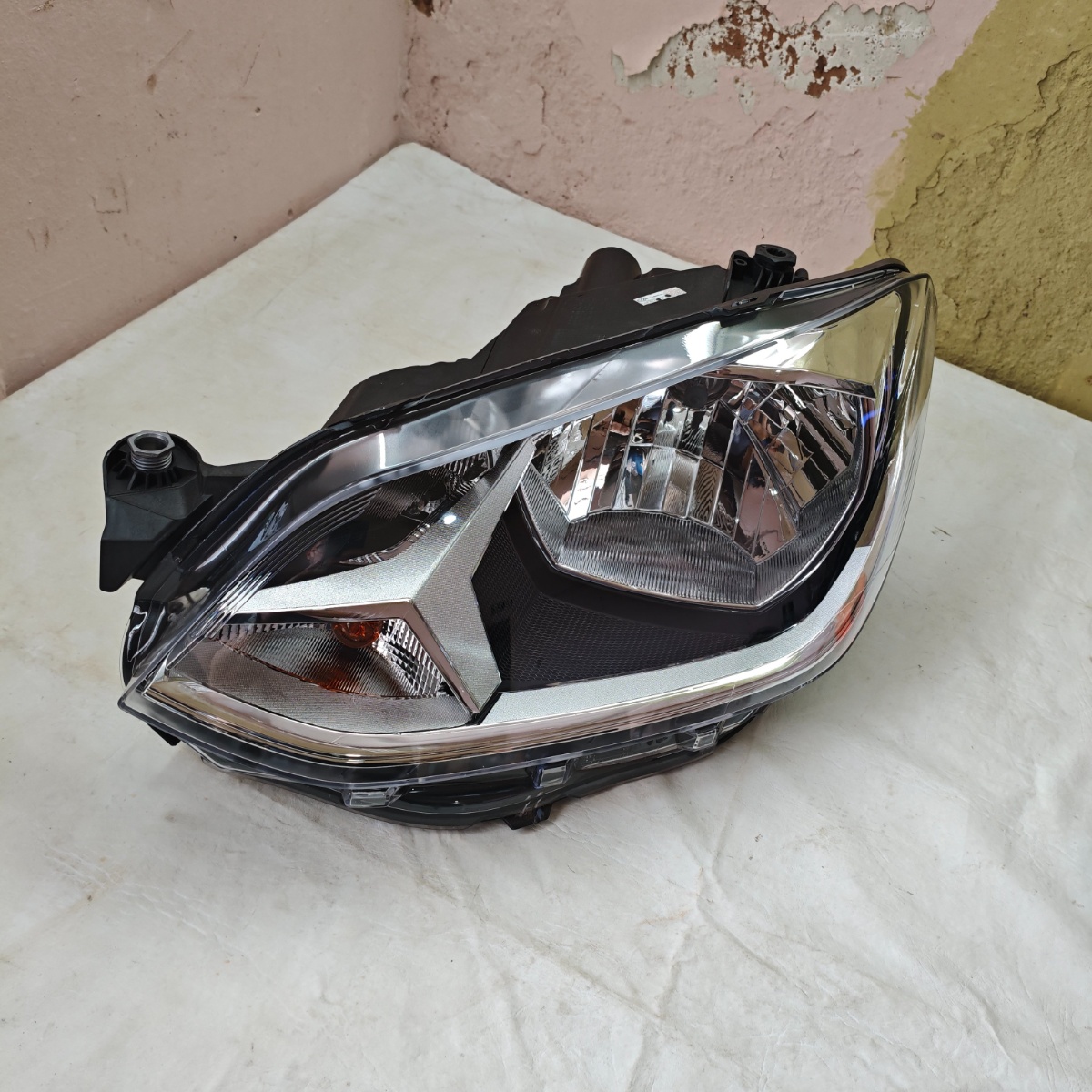 Farol Esquerdo Volkswagen Up 2018 a 2021 Original - Imagem 2