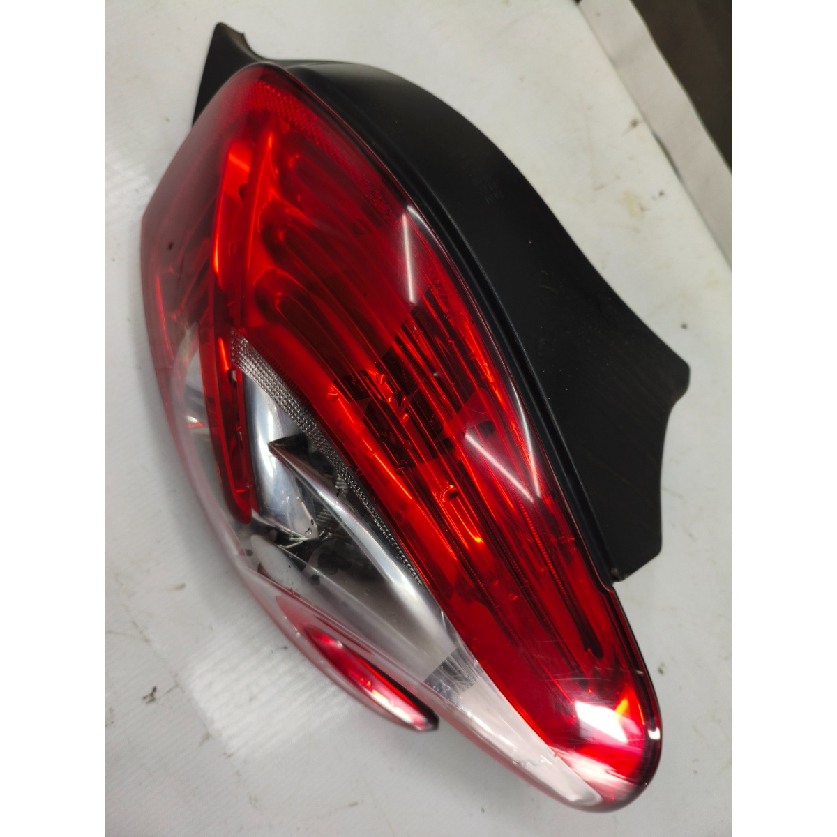 Lanterna Traseira Direita Peugeot 208 13/16 9677327780 Orig Direito/passageiro Vermelho/cristal - Imagem 3