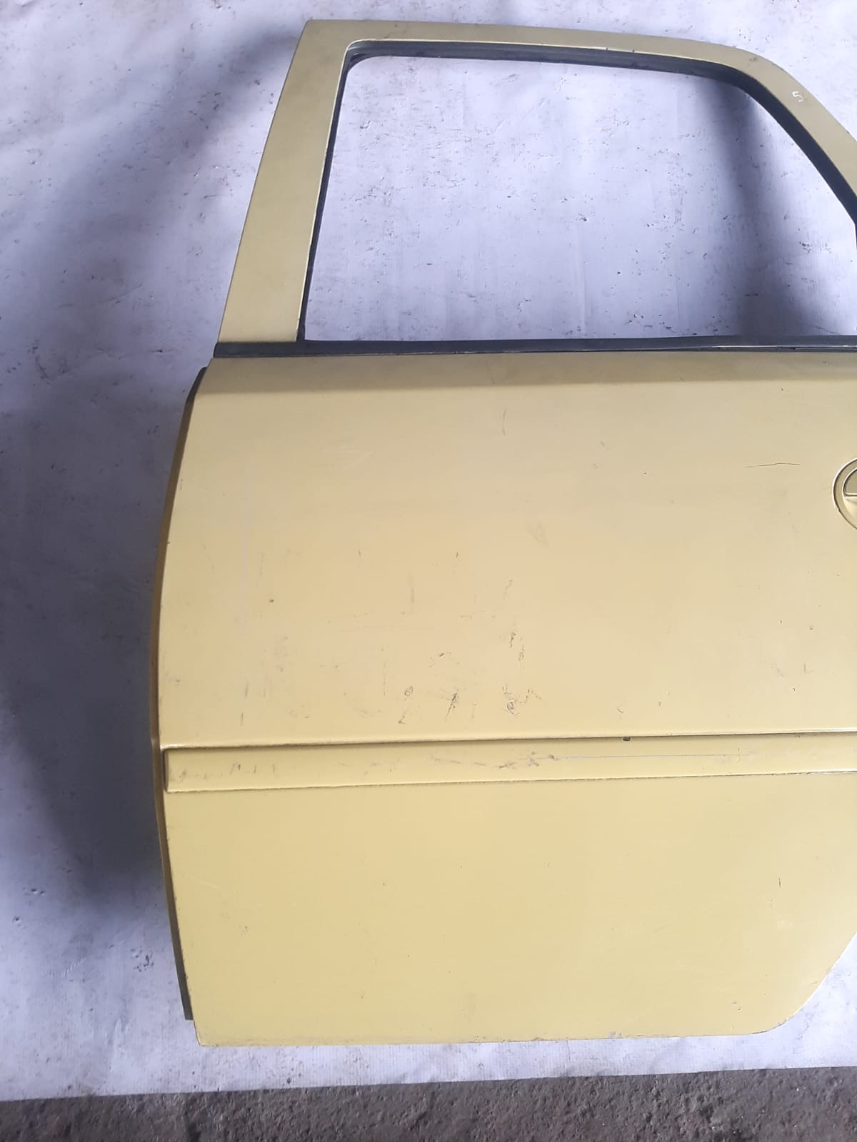 PORTA TRASEIRA MERIVA LADO ESQUERDO (AMARELO) - Imagem 2