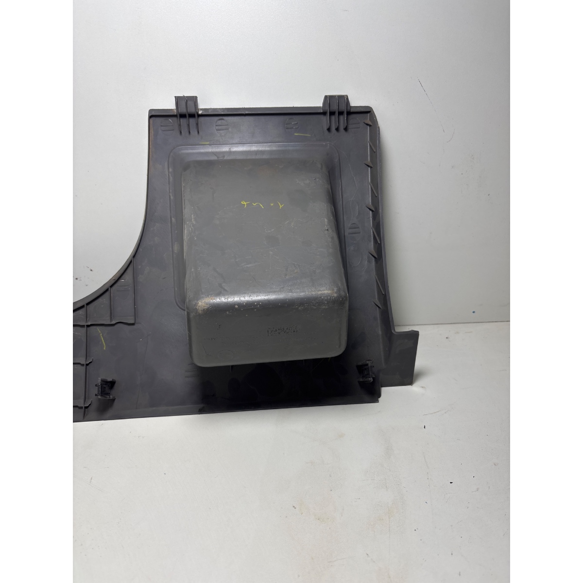 Tampa Capa Painel Fusíveis inferior Ford Fiesta 2004 a 2014 - Imagem 4