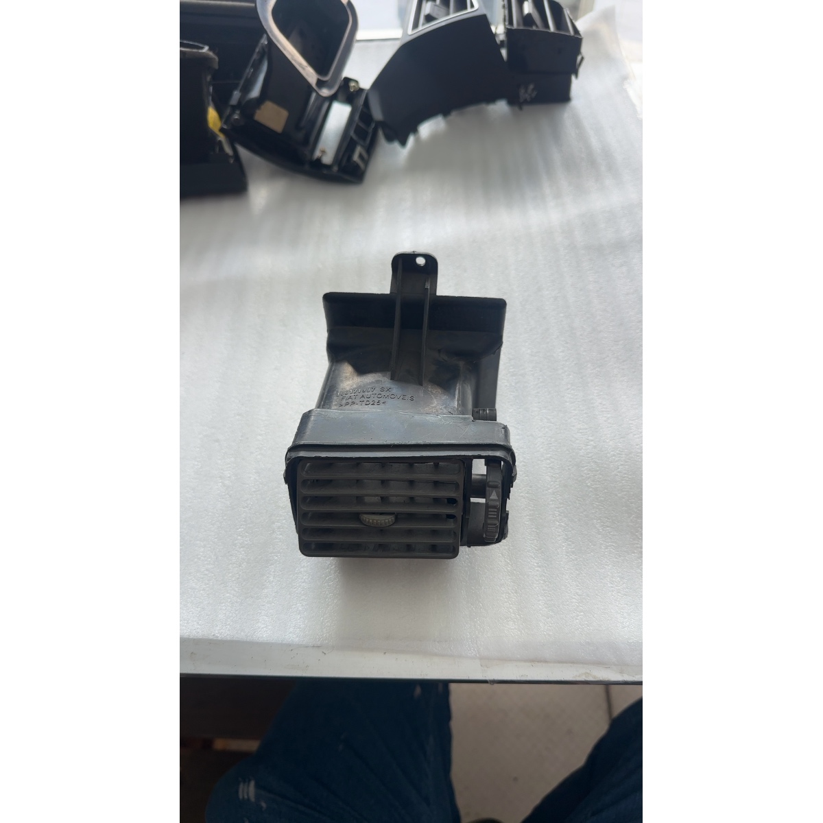 Difusor Ar Esquerdo Uno Fiorino 05 A 13 100171997