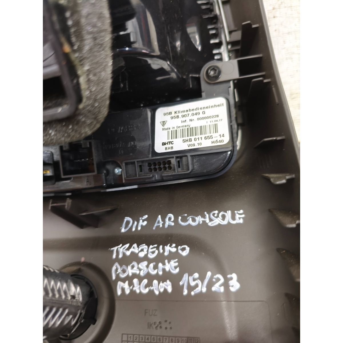 Difusor Ar Console Tras Usb Porsche Macan 15 A 23 95B864378D - Imagem 7