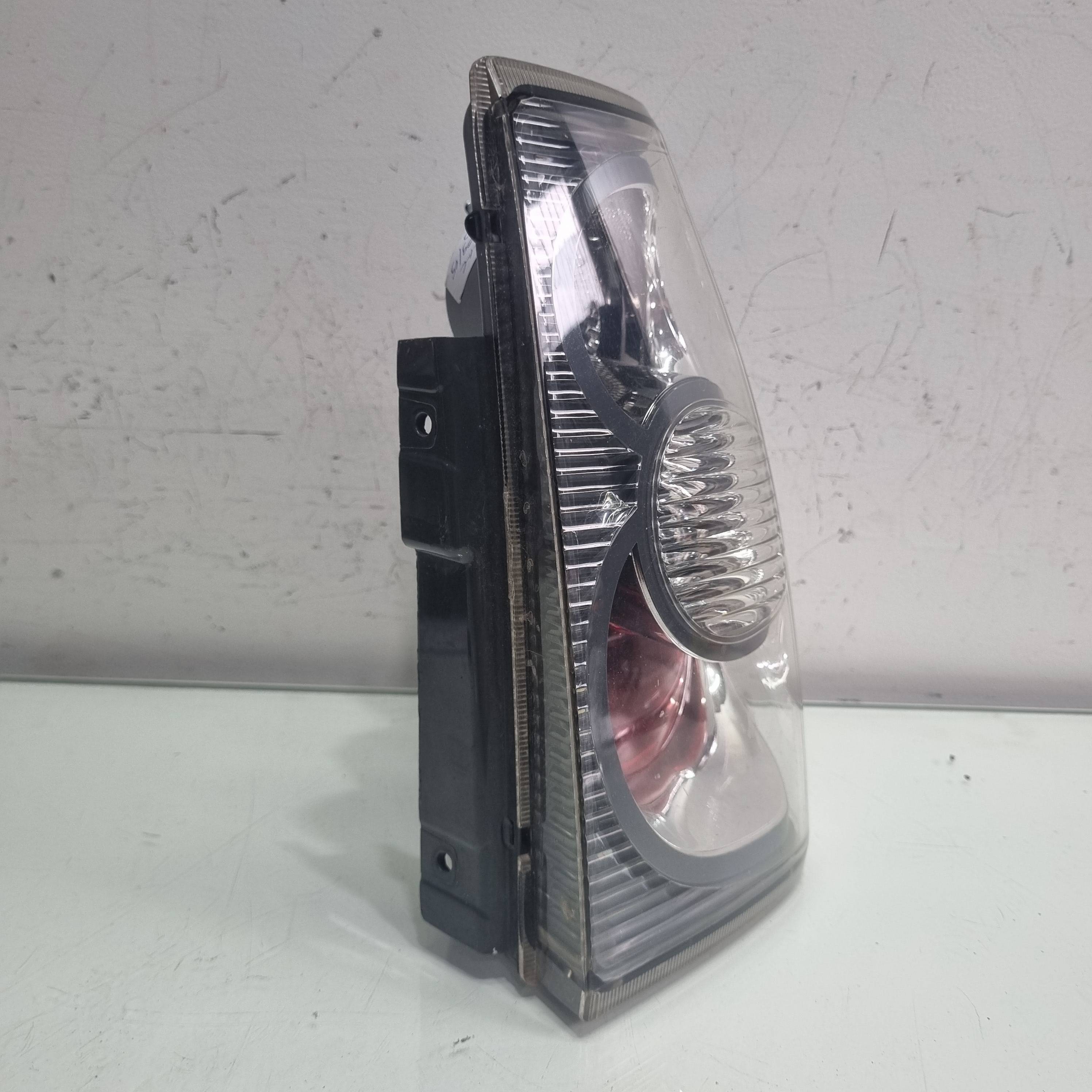 Lanterna Traseira Direita Mitsubishi TR4 CA540624 - Imagem 3