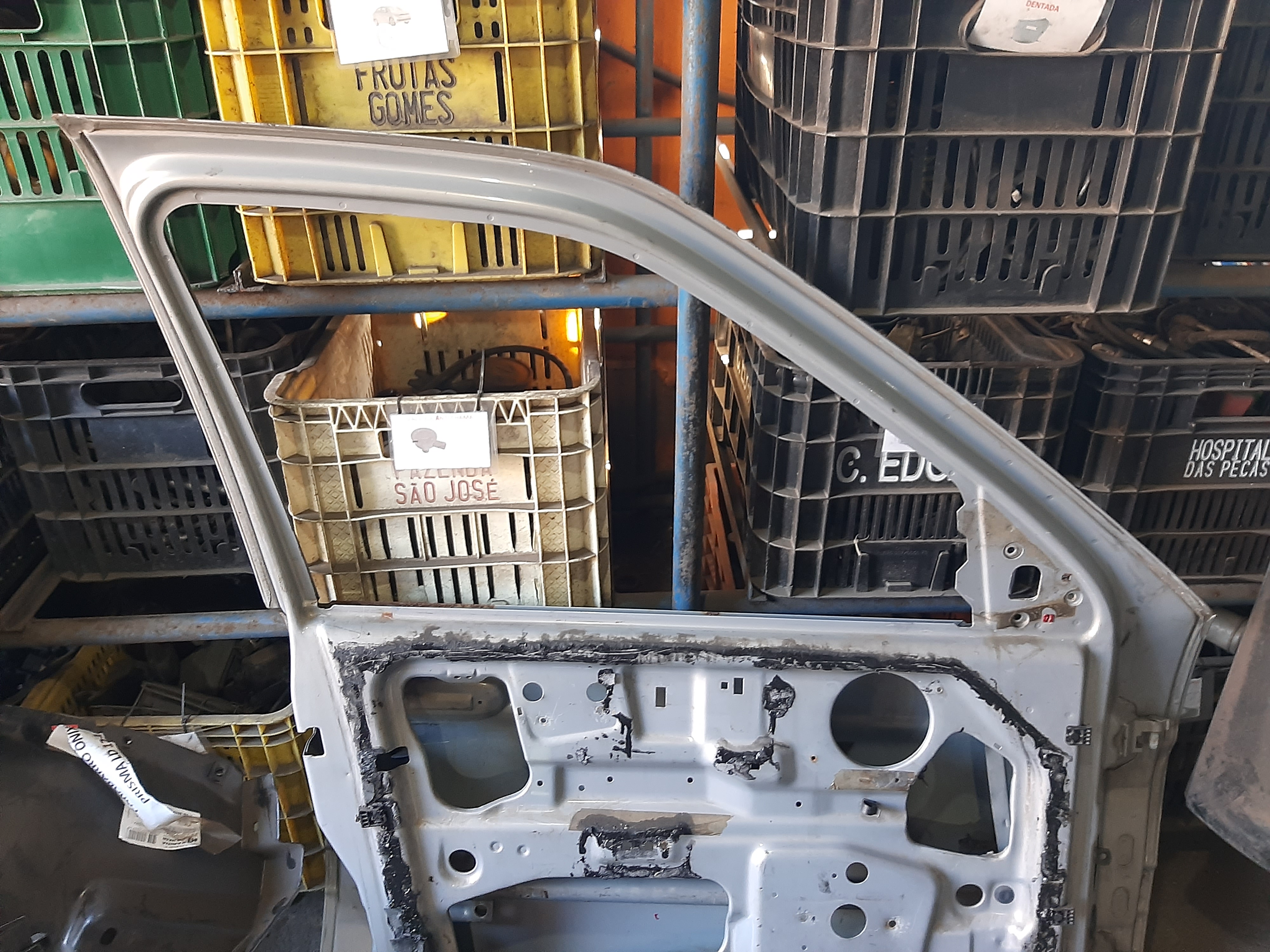PORTA DIANTEIRA ESCORT ZETEC 4P LADO ESQUERDO (PRATA) - Imagem 10