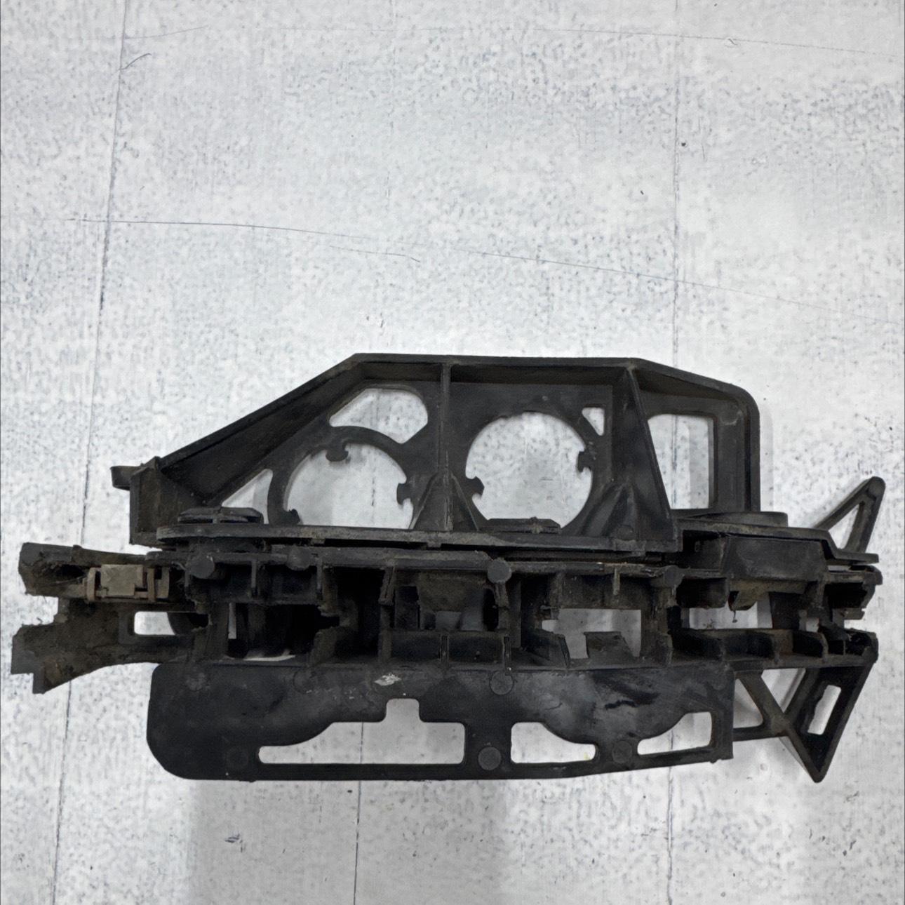 Guia Parachoque Dianteiro esquerdo Peugeot 308 E 408 - Imagem 2