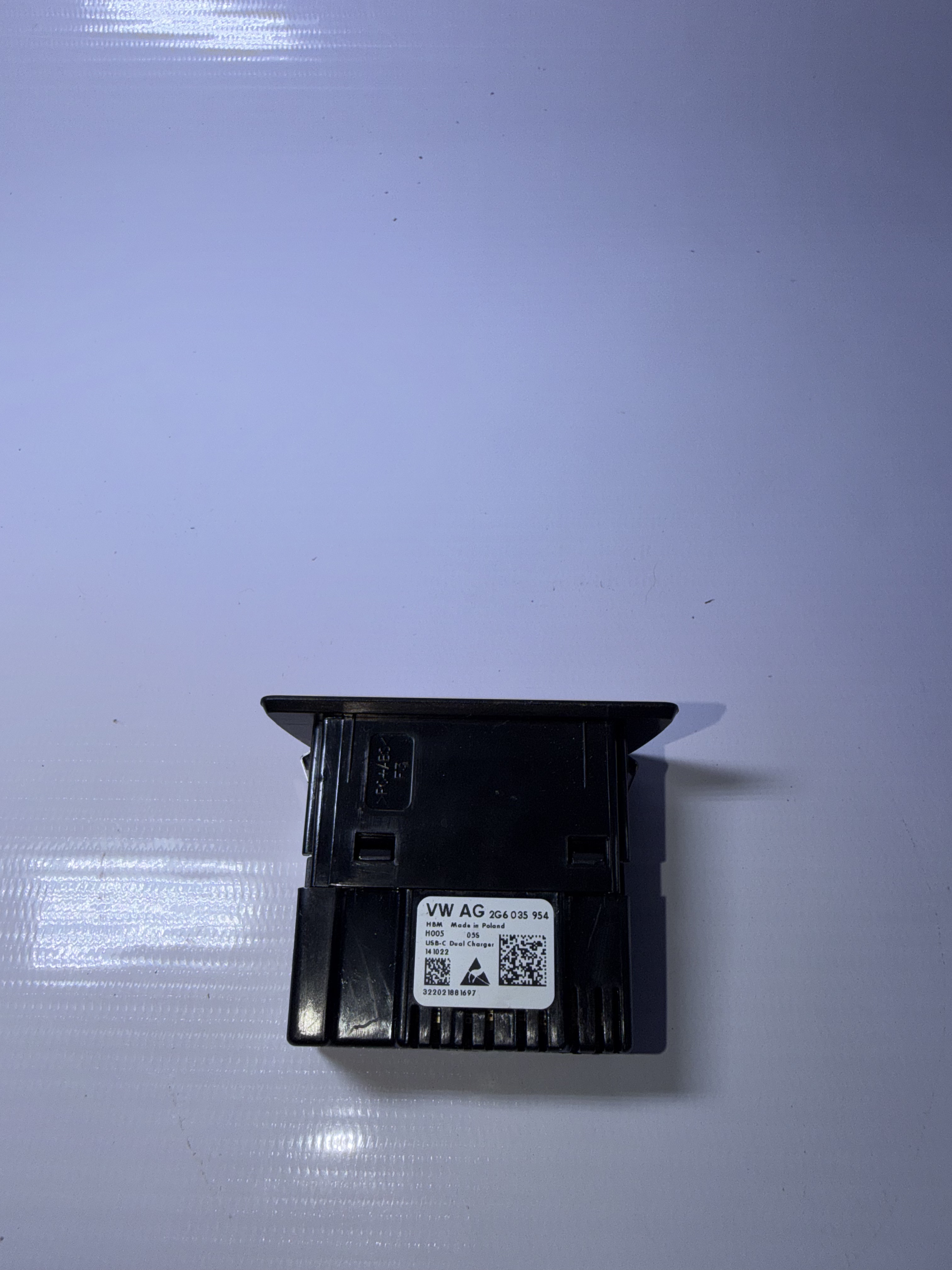 Botão Entrada USB-C Console Traseiro VW Nivus/Polo 2G6035954 - Imagem 2