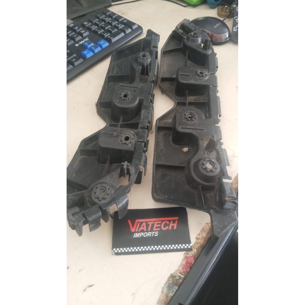 Par Guia Para-choque Diant. Direito Renault Duster 12/20 - Imagem 2