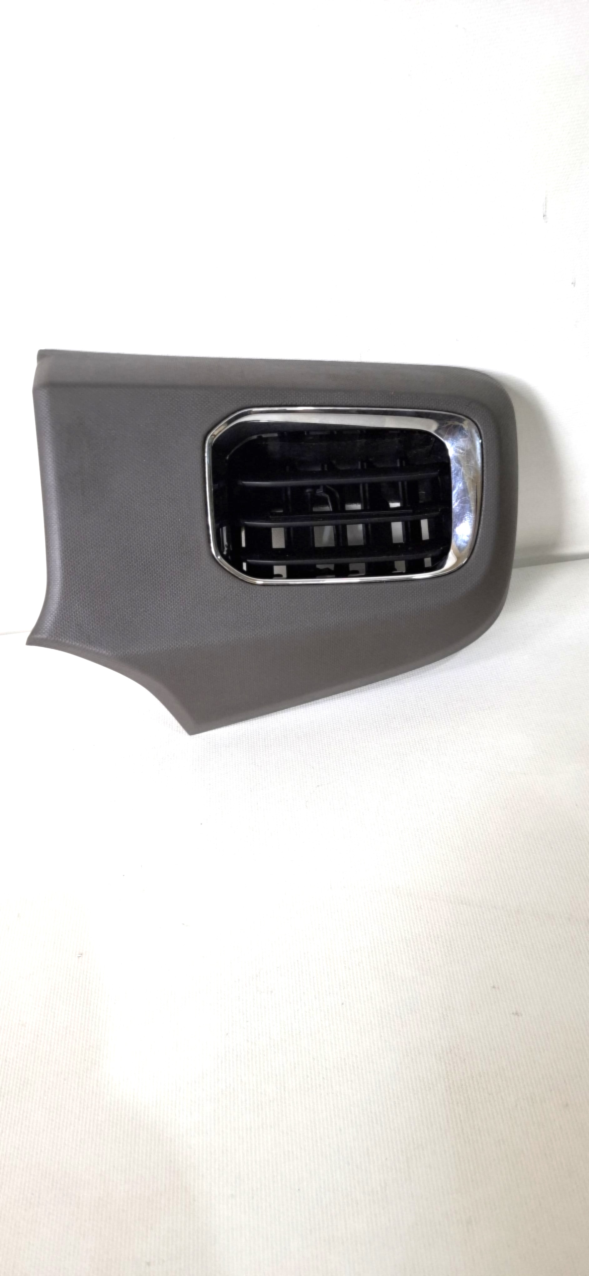 Difusor de Ar Esquerdo Onix/Prisma 2013 a 2018 Cromado - Imagem 1