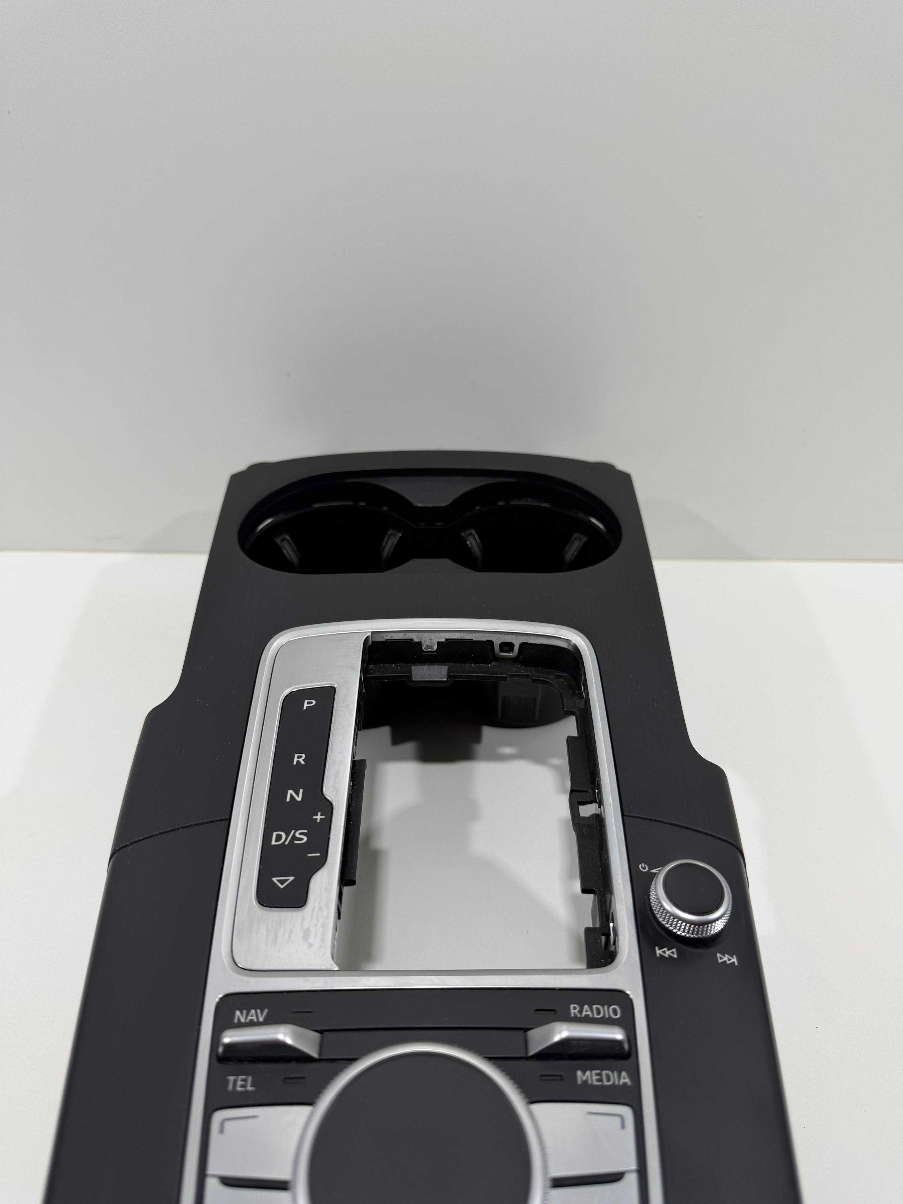 Acabamento Porta Copos Audi A3 Sedan 8V1864261C - Imagem 4