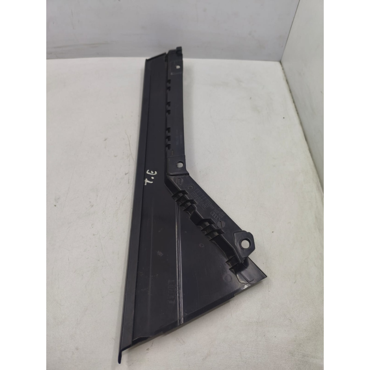 Acabamento Moldura Coluna Porta Tras Esq Audi Q5 18/25 - Imagem 3