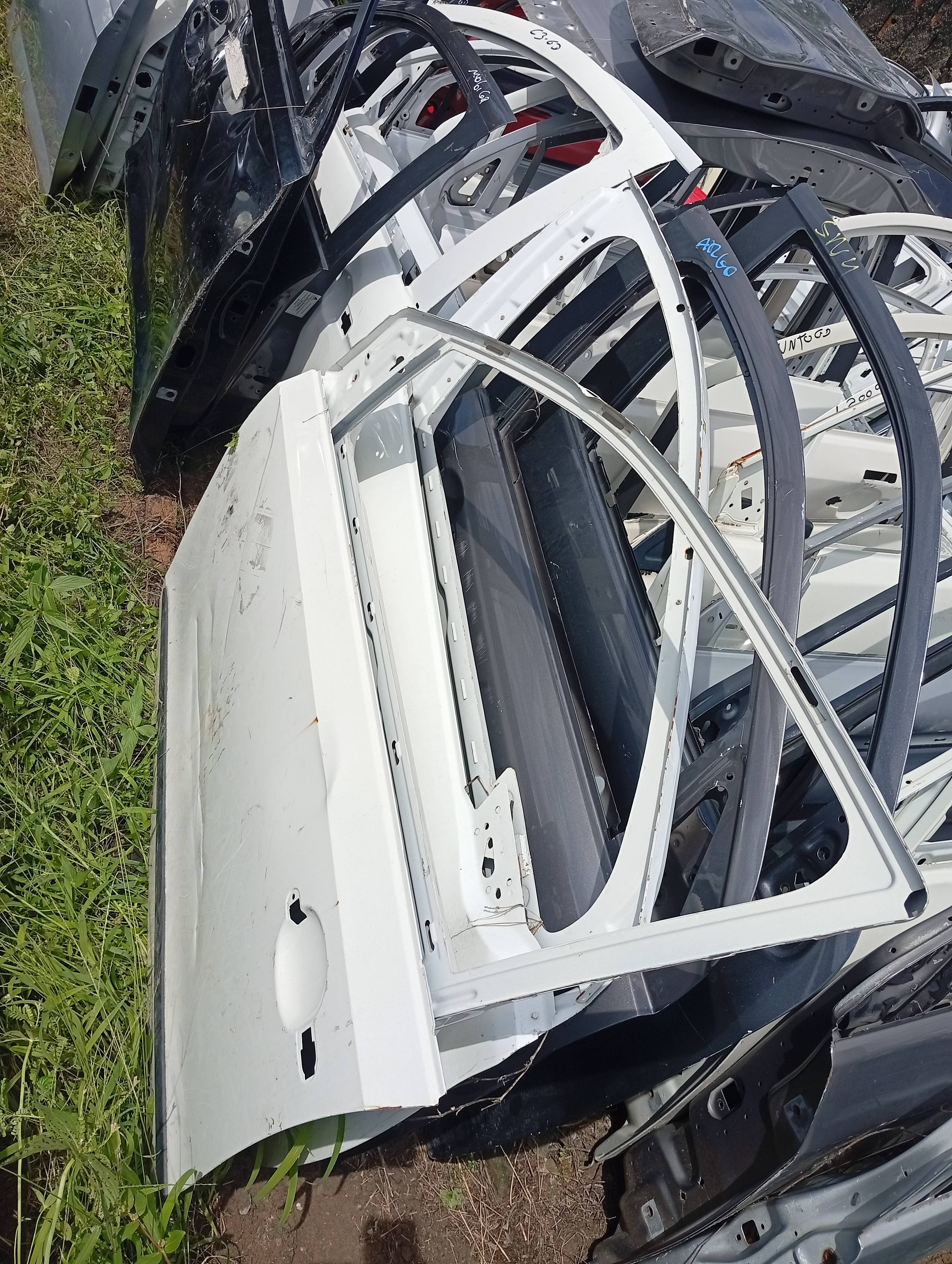 Porta Dianteira Esquerda Volkswagen Up!