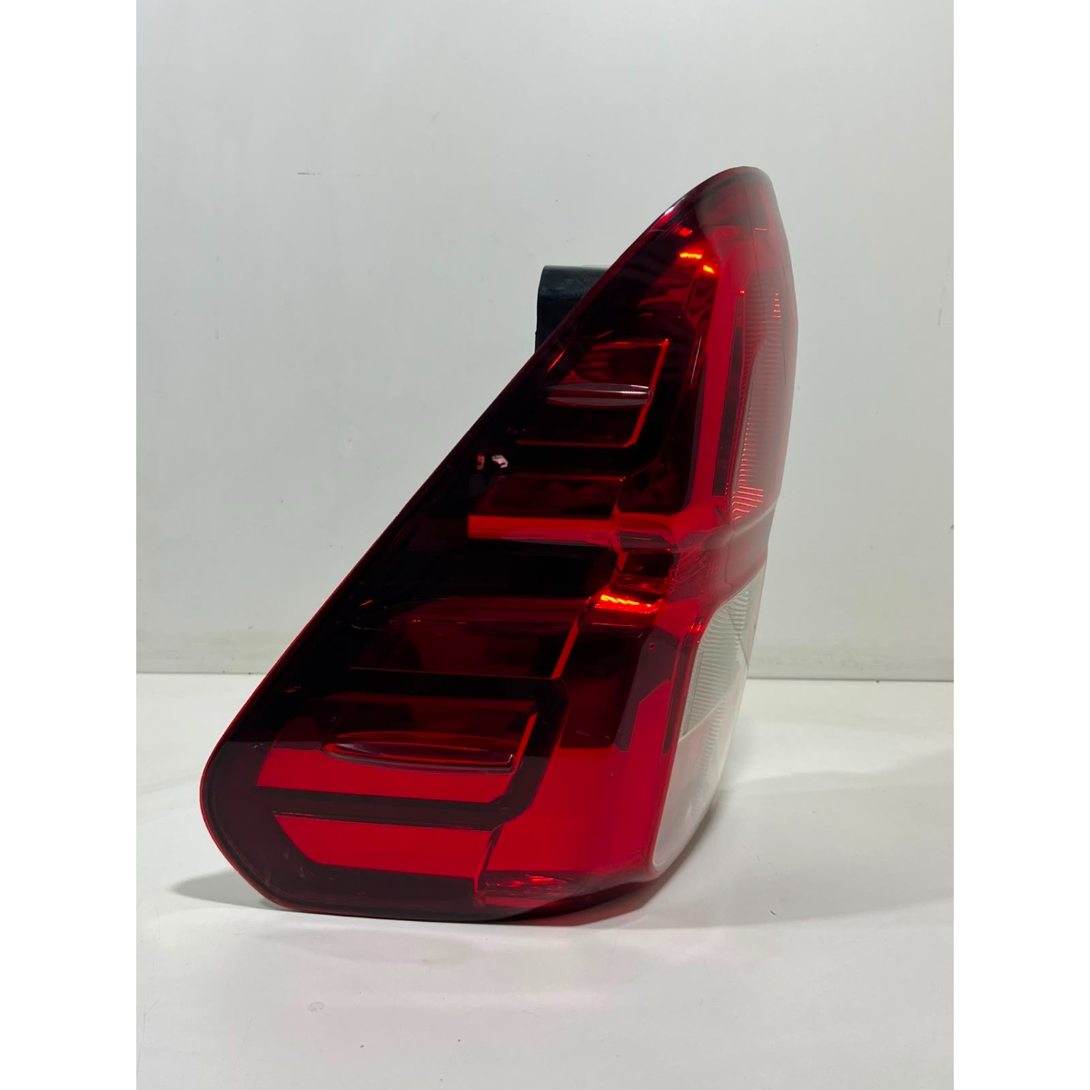 Lanterna Traseira Esquerda Hilux 2016 A 2020 815610k271 Esquerdo/motorista Transparente - Imagem 2