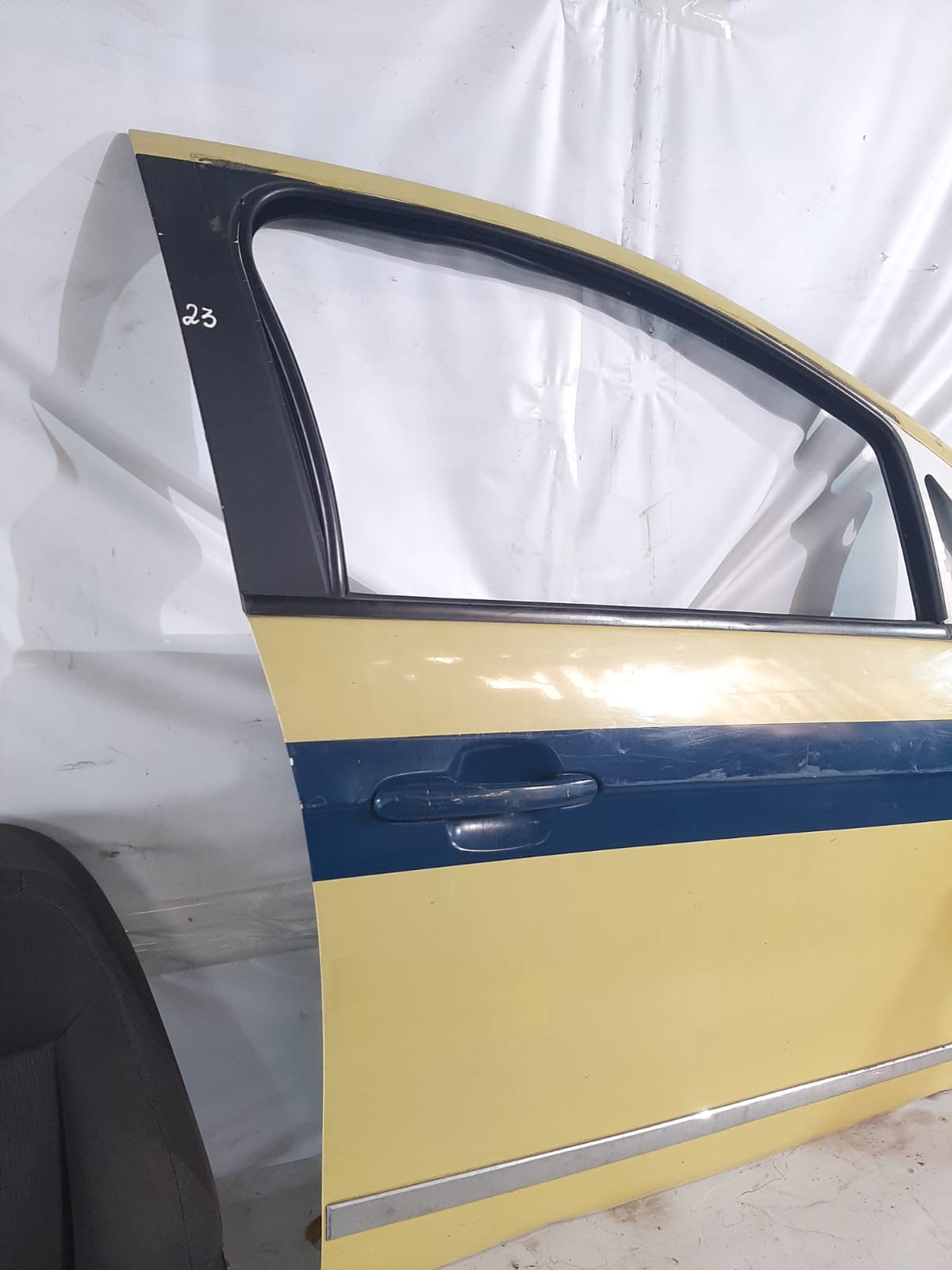 PORTA DIANTEIRA GRAN SIENA LADO DIREITO (AMARELO) - Imagem 3