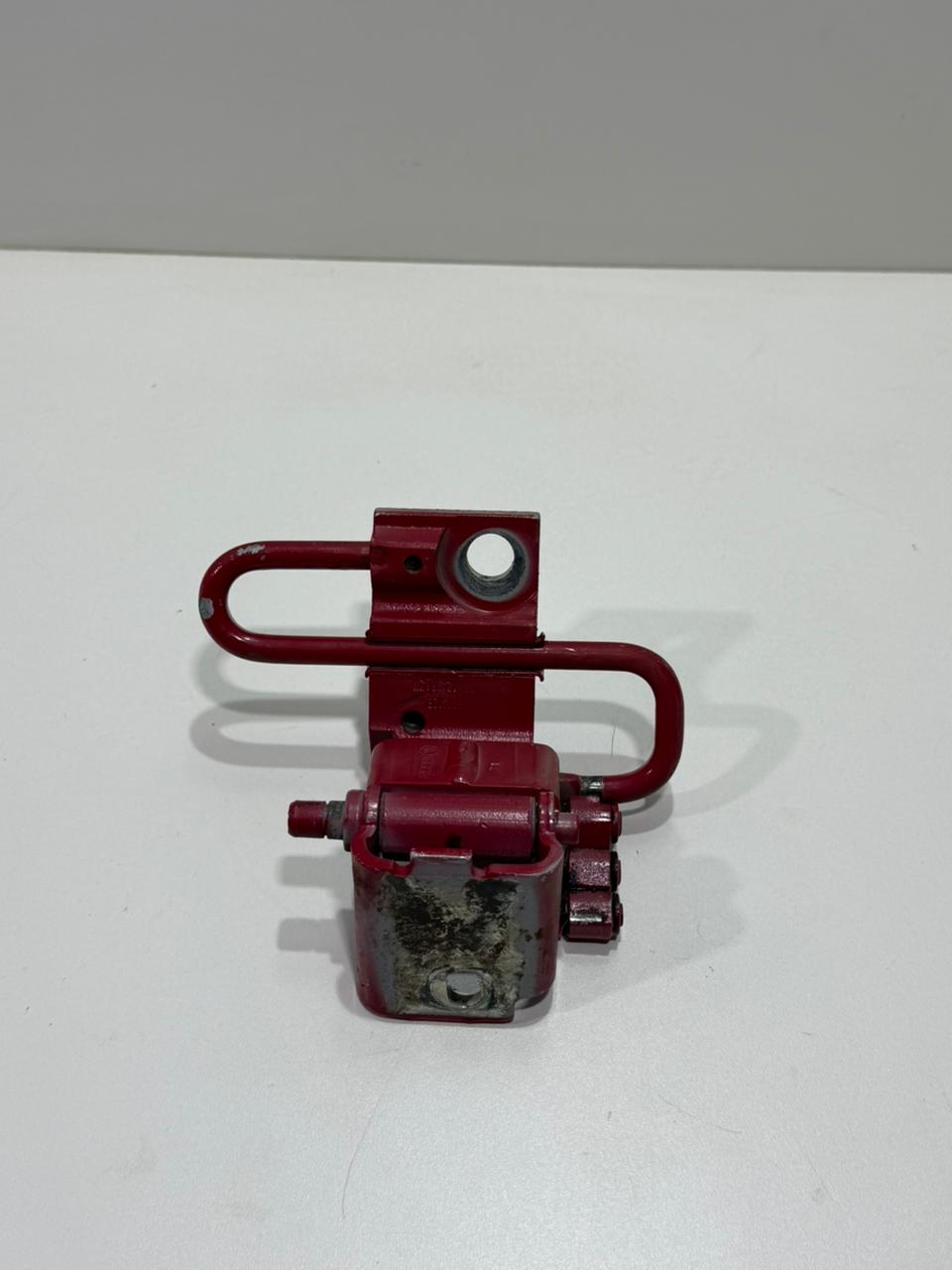 Dobradiça Porta Dianteira Direita VW Golf Limited 2008/12