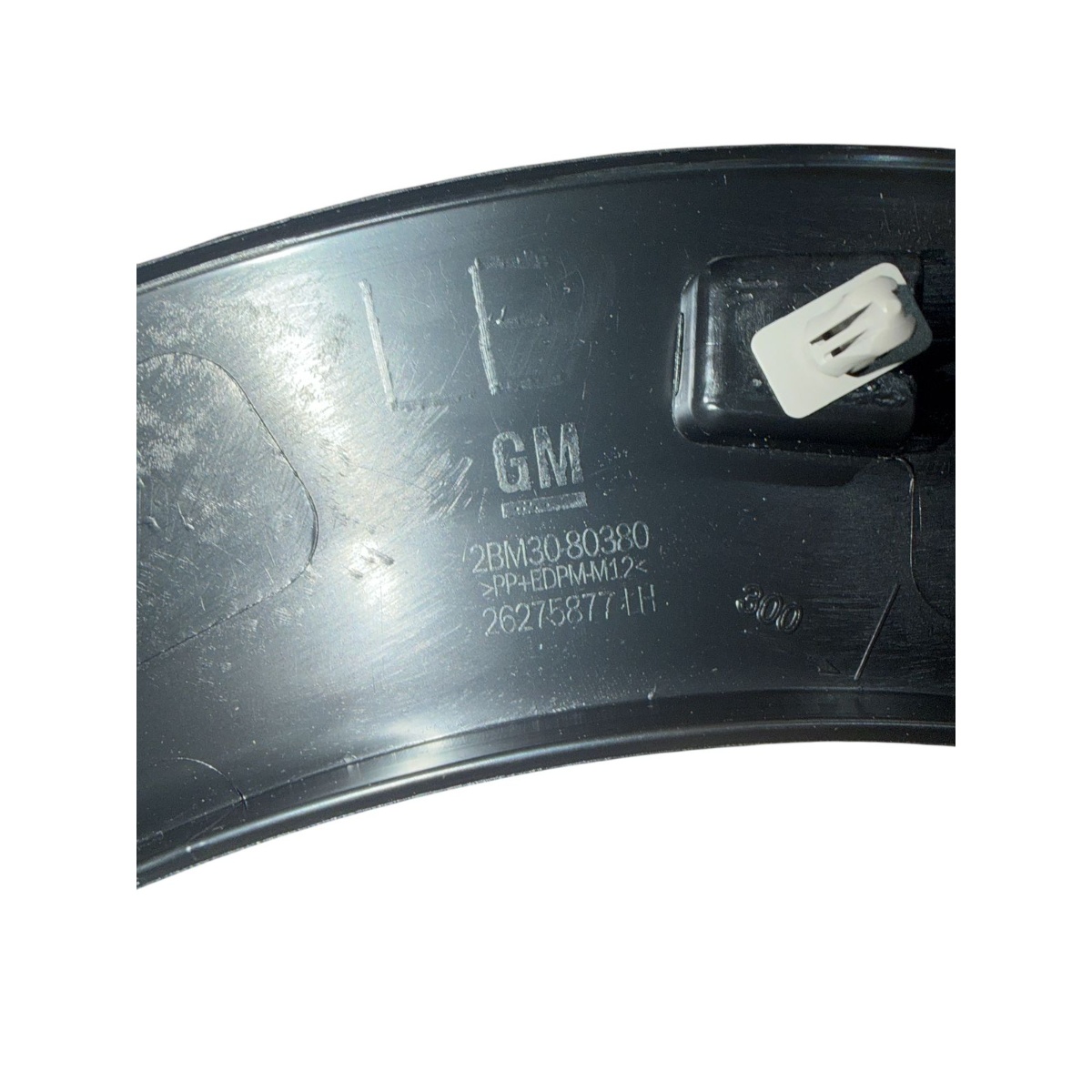 Moldura Paralama Traseiro Esquerdo GM Tracker 19-23 - Imagem 3