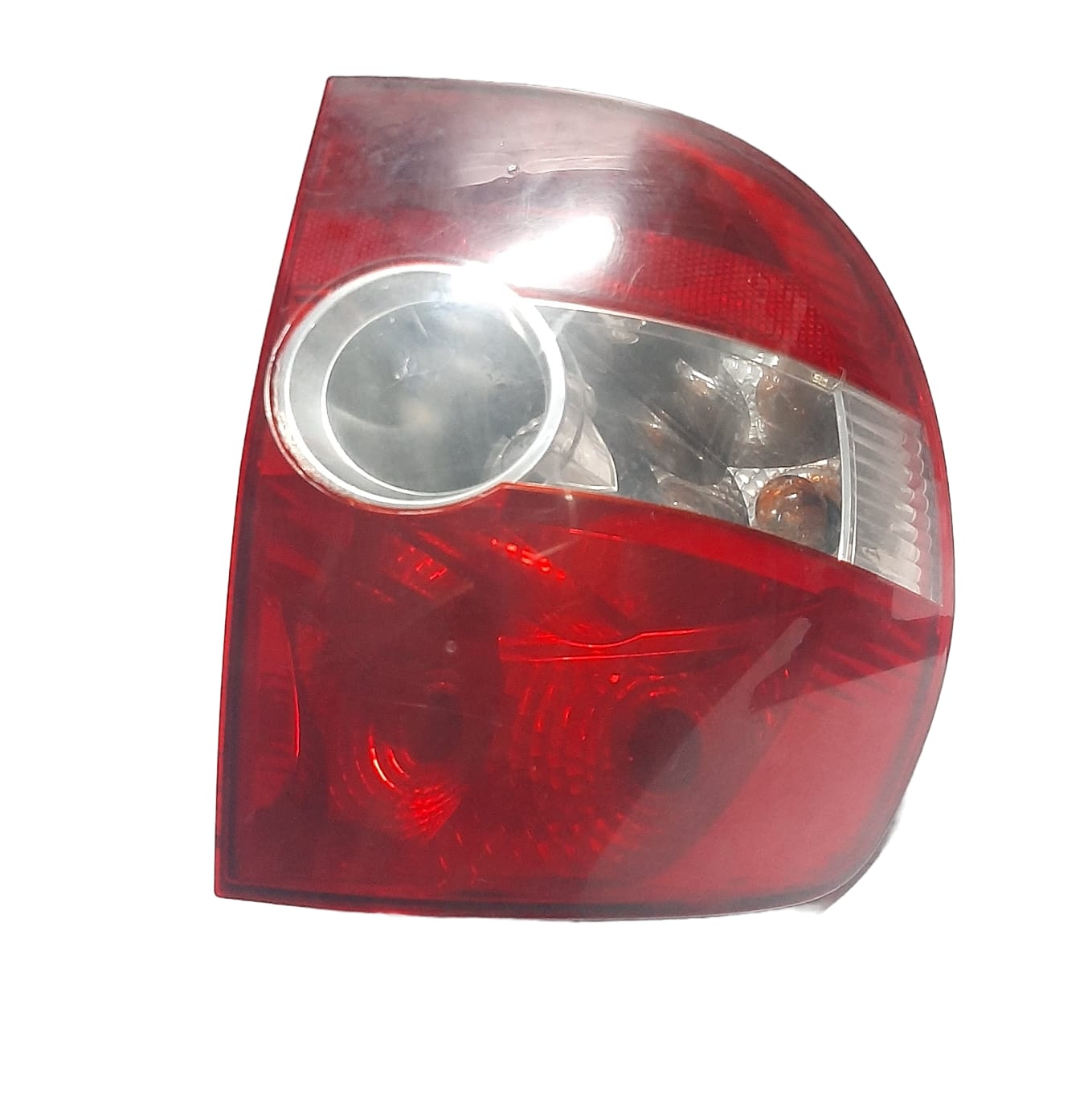 LANTERNA TRASEIRA FOX 2003/2010 LD/CANTO USADA @