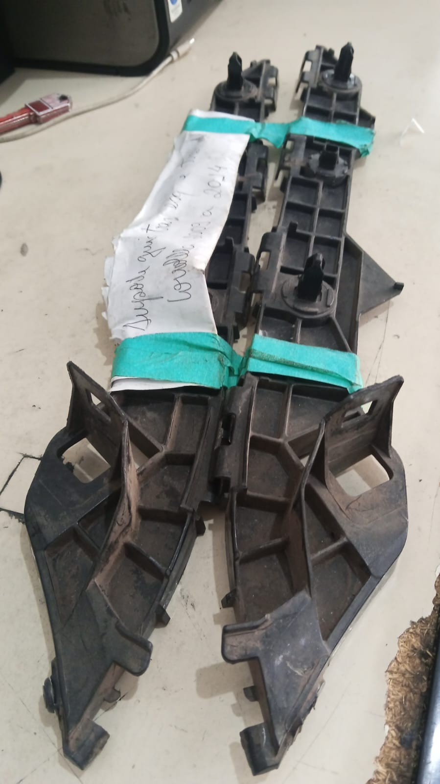 Par Guia do Para-choque Traseiro Toyota Corolla 2009-2014
