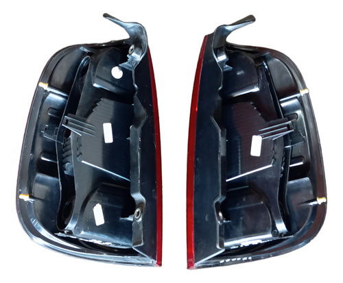 Par Lanterna Traseira Do Fiat Uno Vivace Fumê Ambos Lados Vermelho - Imagem 2