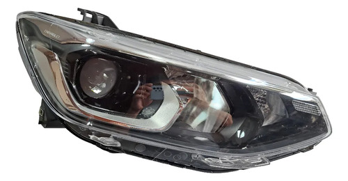 Farol Tracker 2021 2022 2023 Lado Direito