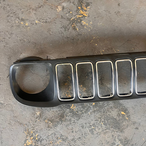 Grade Dianteira Jeep Renegade 2015 À 2018 Com Aro Cromado Preto Cromado - Imagem 7