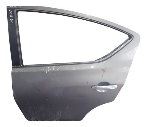 Porta Traseira Direita Nissan Versa  2015 A 2019. Usada Traseira Direita Grafite