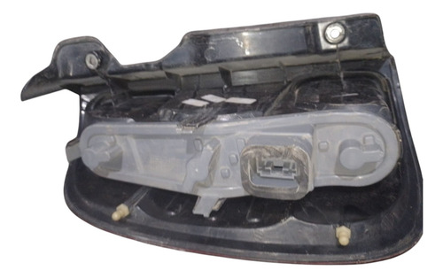 Lanterna Traseira Direita Uno Vivace 2011 A 2018. Direito/passageiro Vermelho - Imagem 3