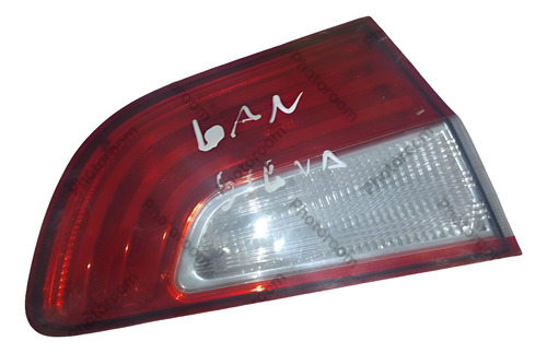 Lanterna Tampa Traseira Fiat Gran Siena 2012 A 2018. Esquerdo/motorista Vermelho