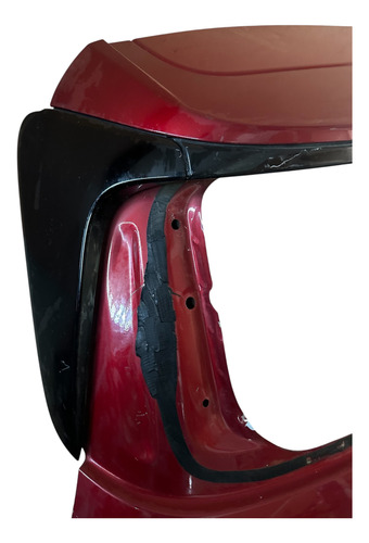 Tampa Traseira Chevrolet Tracker Vrm Original Usada 94826579 Vermelha - Imagem 3