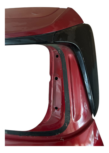 Tampa Traseira Chevrolet Tracker Vrm Original Usada 94826579 Vermelha - Imagem 4