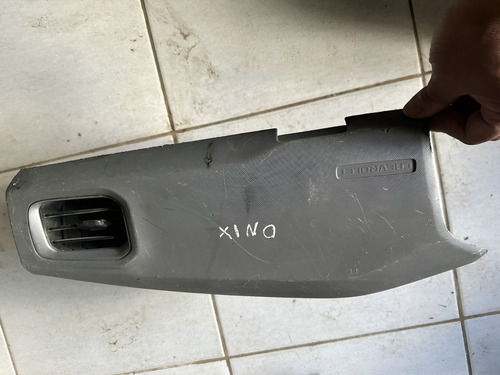 Porta Luvas Com Difusor De Ar Do Onix 13/20 Usado Com Detalh