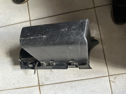 Porta Luvas Com Difusor De Ar Do Onix 13/20 Usado Com Detalh - Imagem 3