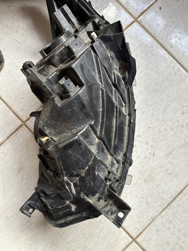 Farol Renault Captur  Lado Direito/passageiro Com Detalhe Direito/passageiro - Imagem 4