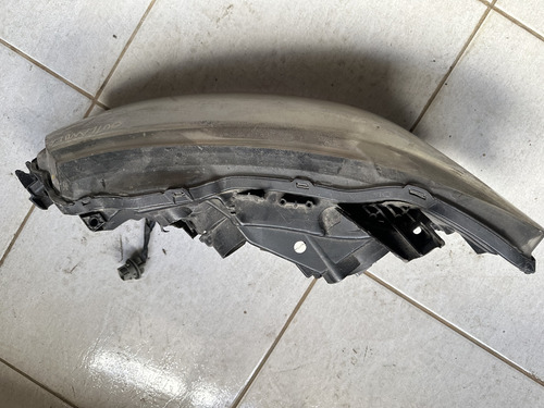 Farol Direito Mitsubishi Outlander 2013/14 Usado Com Detalhe Direito/passageiro - Imagem 4