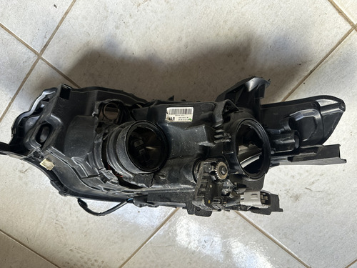 Farol Direito Mitsubishi Outlander 2013/14 Usado Com Detalhe Direito/passageiro - Imagem 5