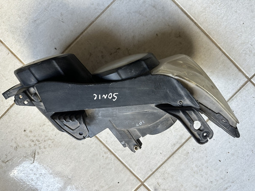 Farol Direito Gm Sonic 2012 A 2014 Usado Com Detalhes Passag Direito/passageiro - Imagem 3