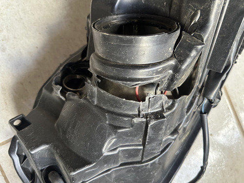 Farol Direito Mitsubishi Outlander 2013/14 Usado Com Detalhe Direito/passageiro - Imagem 6