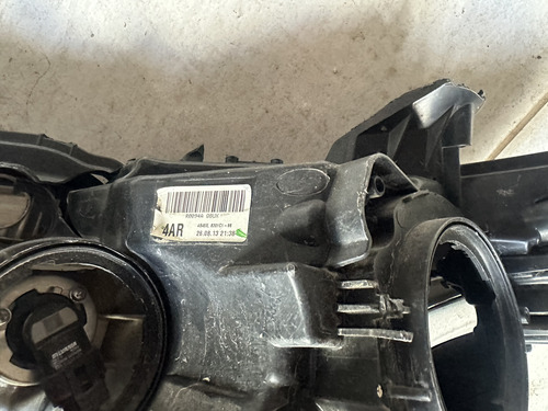 Farol Direito Mitsubishi Outlander 2013/14 Usado Com Detalhe Direito/passageiro - Imagem 7