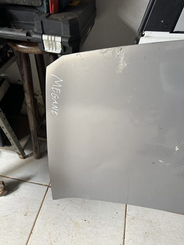 Capo Dianteiro Megane 2007 Sedan (usado) Com Detalhes Cinza - Imagem 4