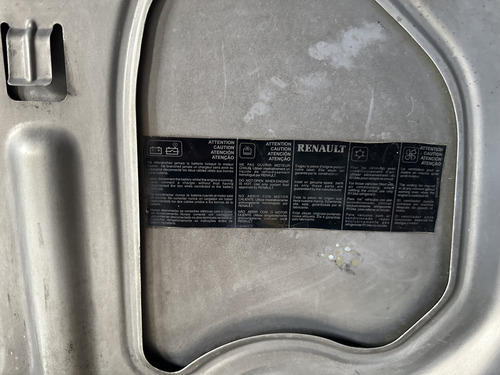 Capo Dianteiro Megane 2007 Sedan (usado) Com Detalhes Cinza - Imagem 6