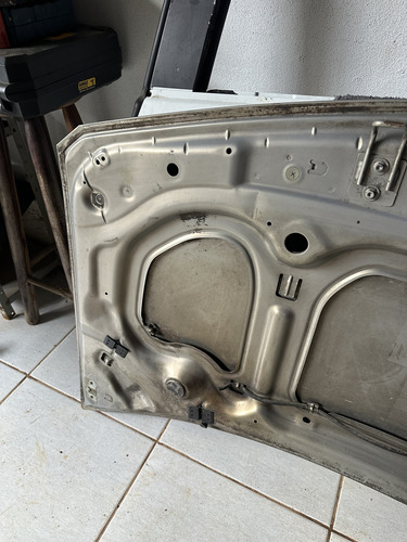 Capo Dianteiro Megane 2007 Sedan (usado) Com Detalhes Cinza - Imagem 9