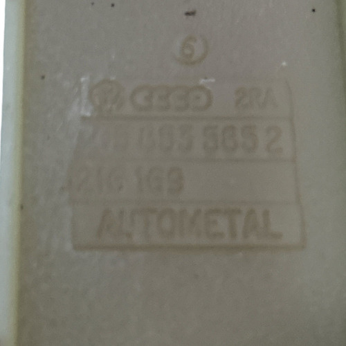 Grampo Fixação Borrachão Lateral Gol Saveiro Parati Voyage - Imagem 2