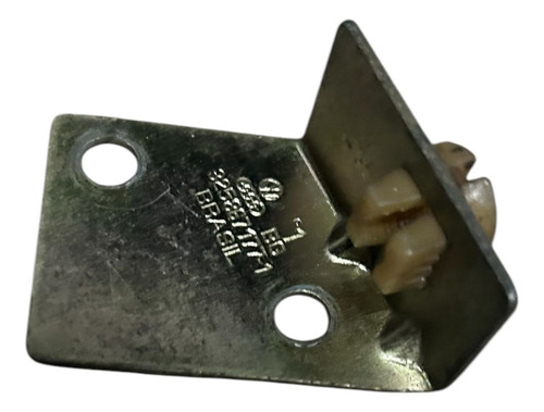 Suporte Fixação Puxador Porta L.e Santana 98/06. 3258671771