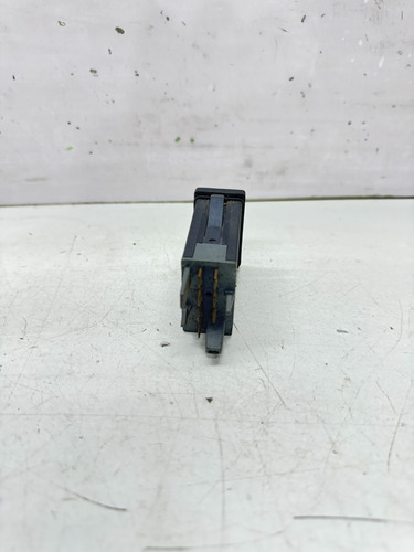 Botão Pisca Alerta Volkswagen Golf 3b0953235d Vermelho - Imagem 3